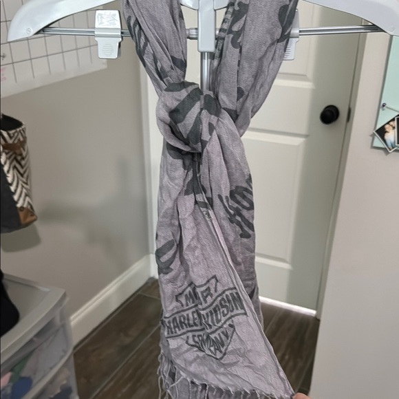 Harley-Davidson Gray and Black Logo Scarf - Picture 1 of 7